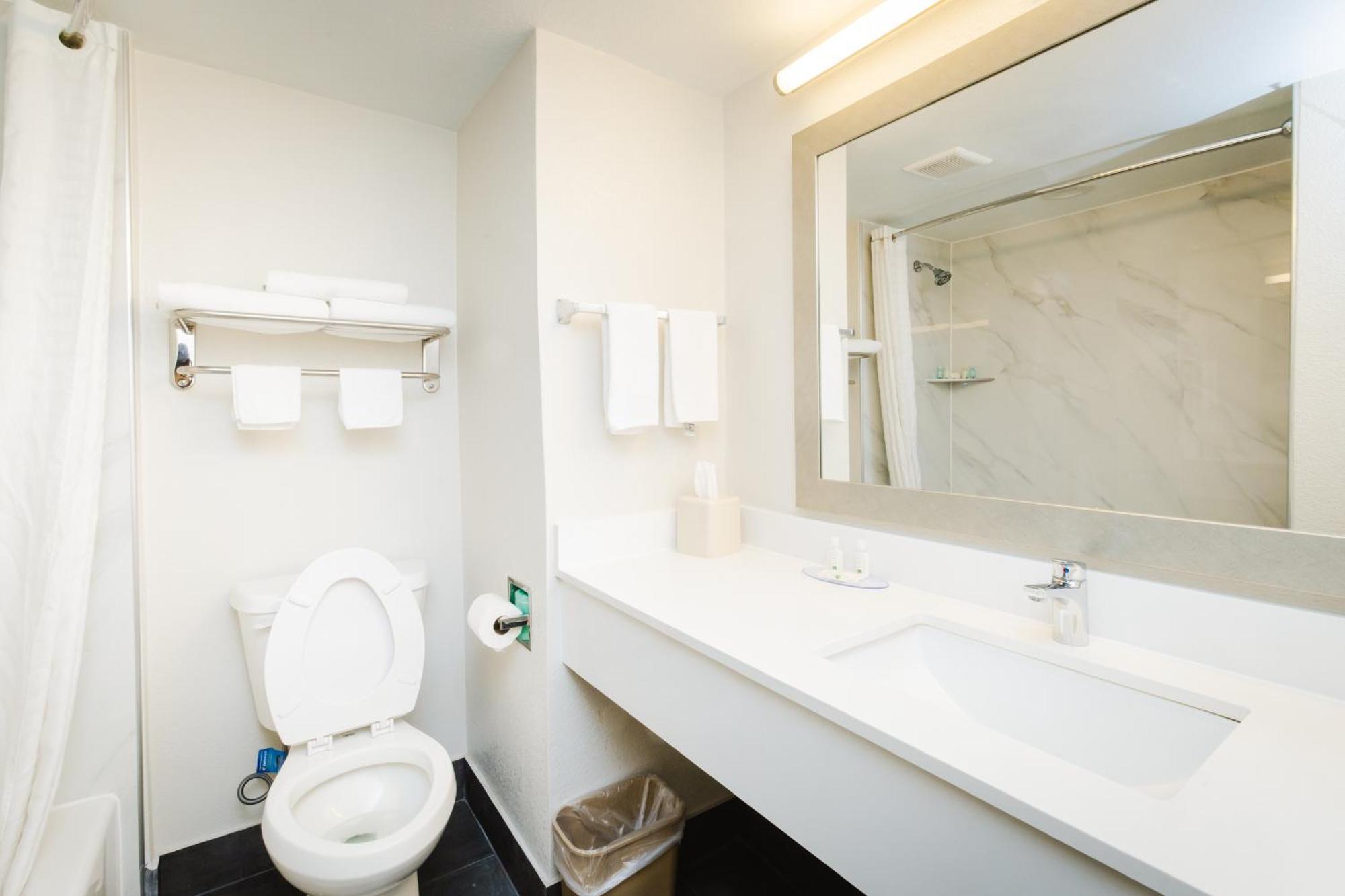 Quality Suites Houston Hobby Airport Buitenkant foto