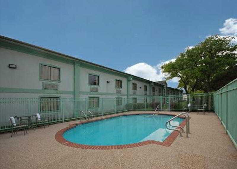 Quality Suites Houston Hobby Airport Buitenkant foto